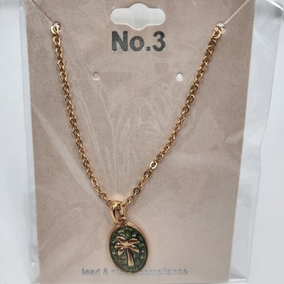 NO 3 Gold & Green Resin Seaside Palm Tree Medallion Necklace NWT - Picture 4 of 5